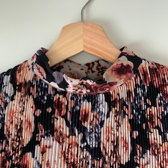 *SOLD* Floral Mock Neck Dress - Picture 2 of 4